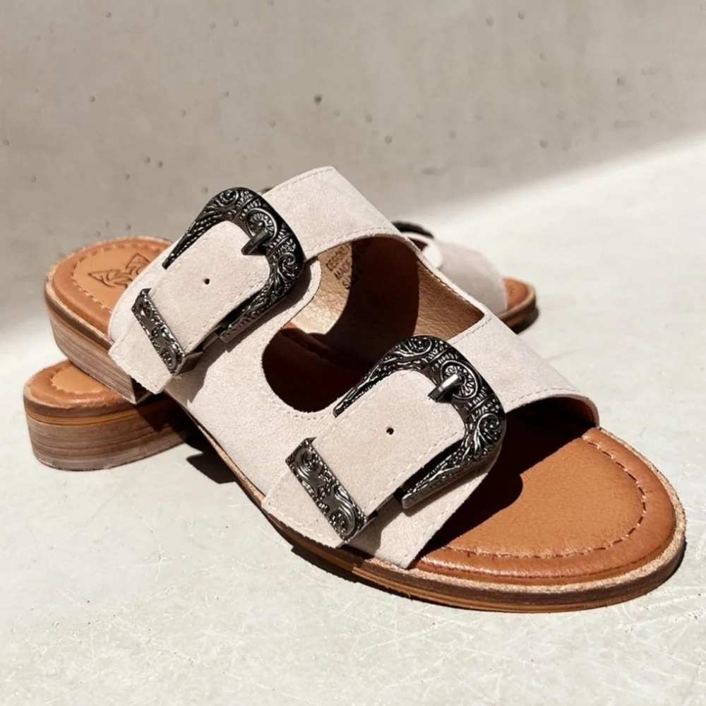 Beast Tan Suede Western Buckle Slip On Slide Sandals in Sand New - Picture 8 of 8